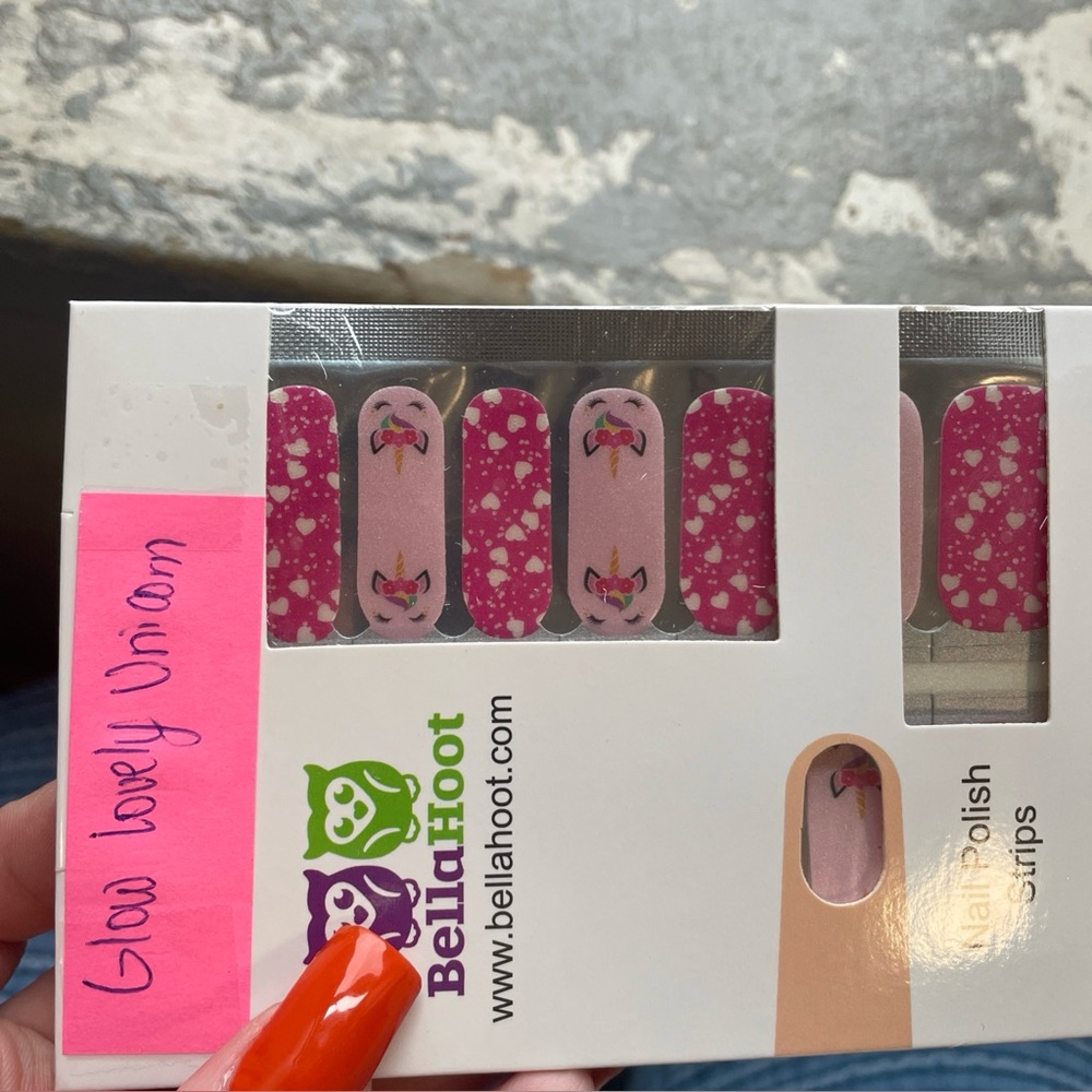 BellaHoot Pink Nail Polish Strips